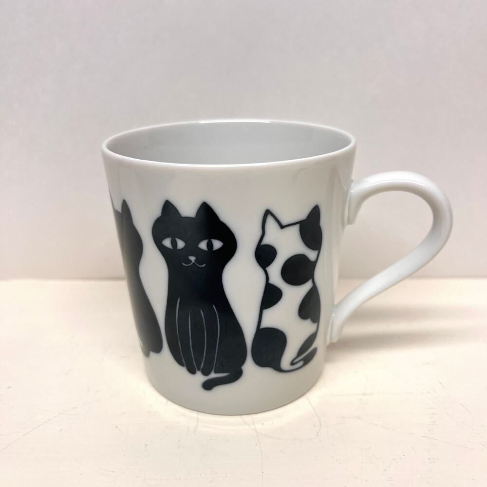 Le Chat Poseur Black and White Cat Mug